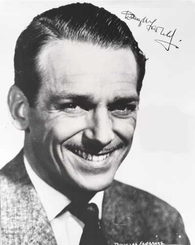 Douglas fairbanks 25cm x - douglas,